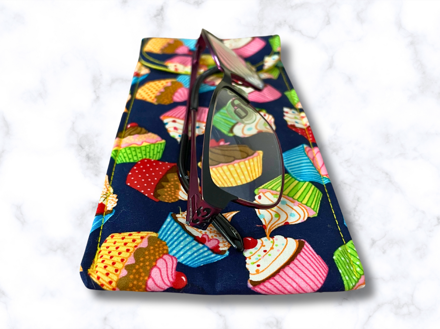 Glasses case, soft glasses case, padded glasses case, cupcakes, fabric glasses case