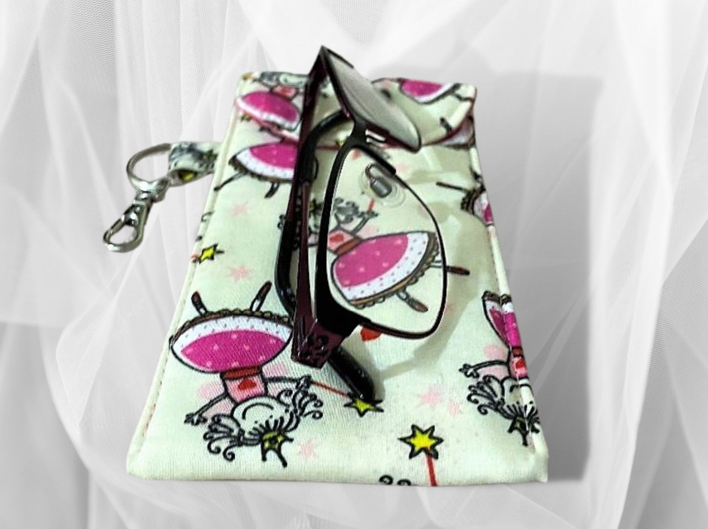 Childrens glasses case, kids sunglasses case, soft padded glasses case, soft pouch, girls sunglasses case