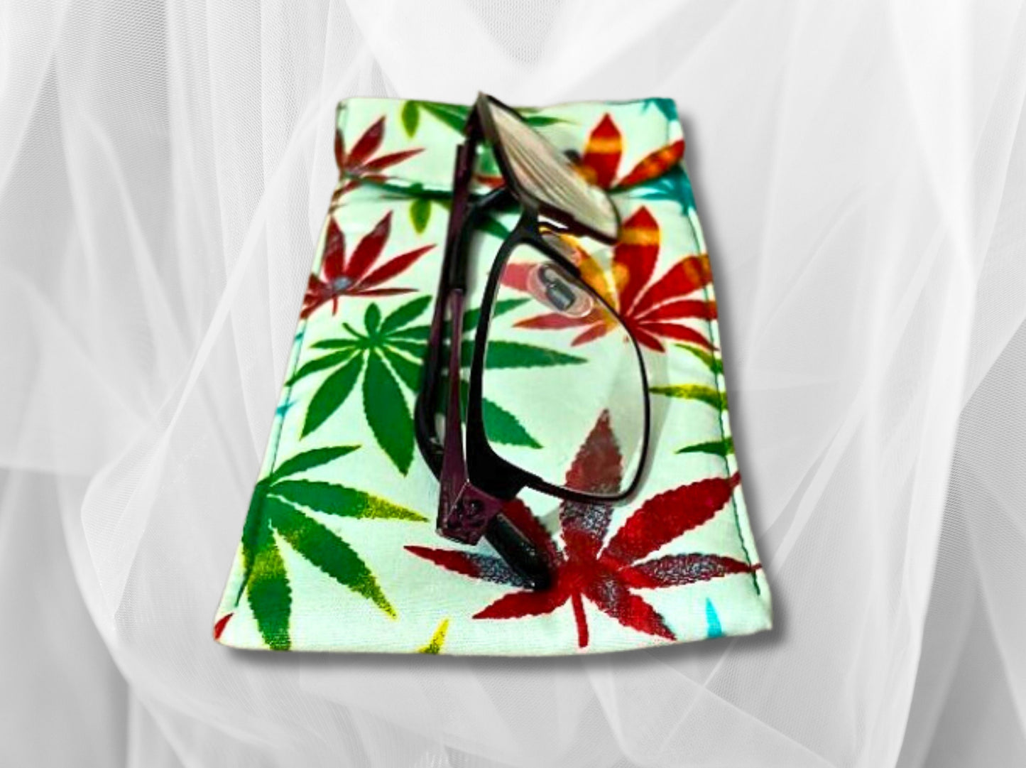 Glasses case, sunglasses case, soft padded glasses case, soft pouch, Hemp leaf
