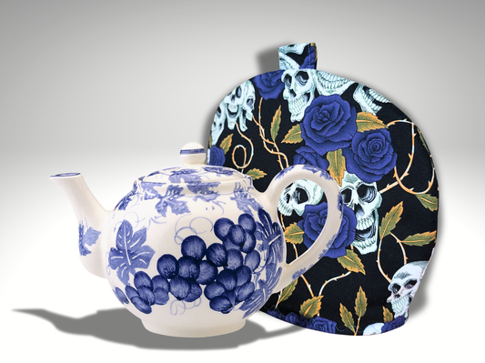 Tea Cosy, Teapot cover, Kitchen accessories, housewarming, Skulls, Gothic style