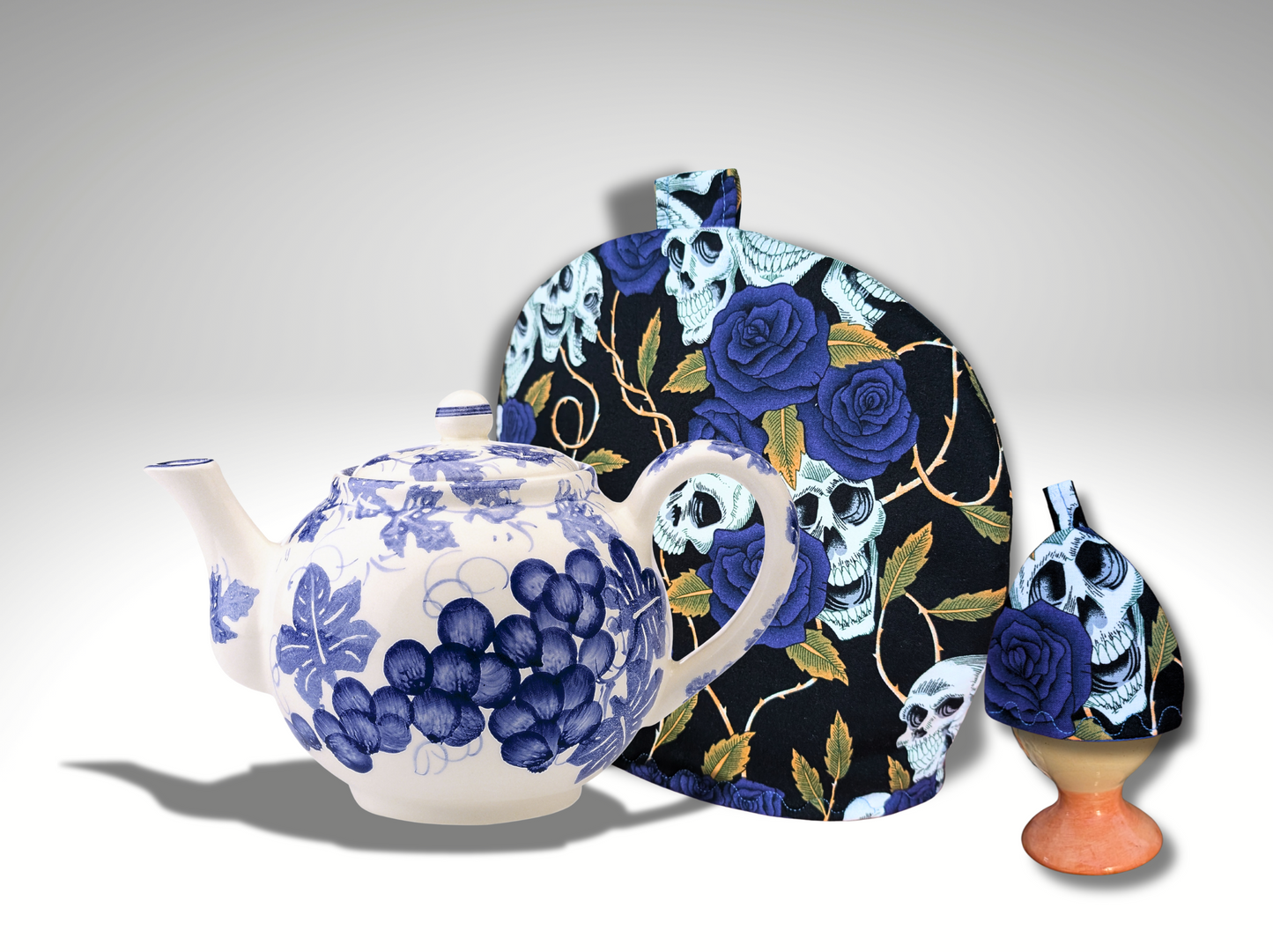 Tea Cosy, Teapot cover, Kitchen accessories, housewarming, Skulls, Gothic style